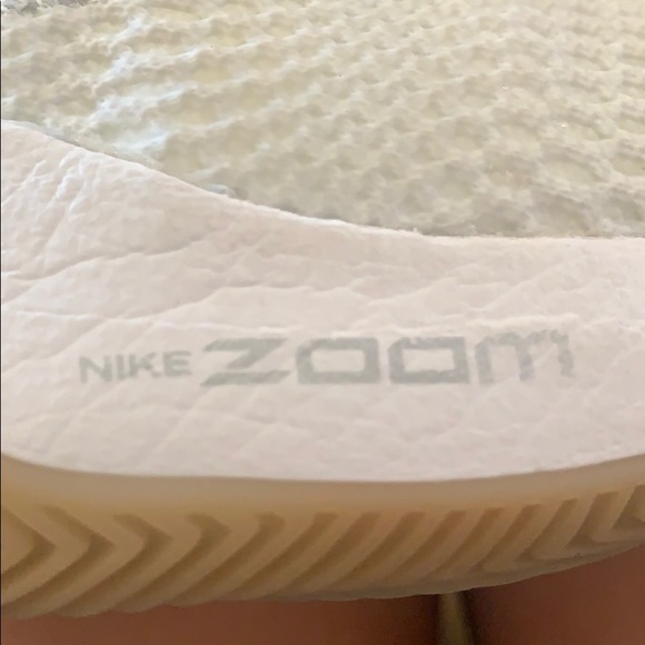 White on White Nike Rev Zoom basketball shoes - Picture 6 of 6